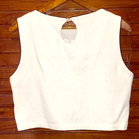 Gorgeous Top with Pearl Button - Picture 4 of 4